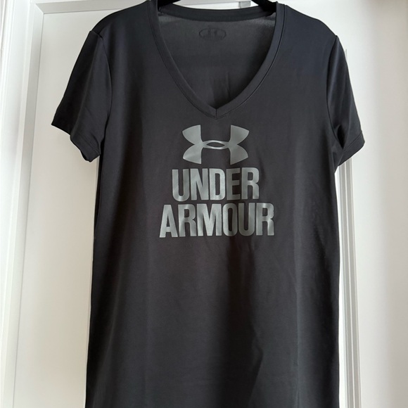 Under Armour Charcoal V-Neck Tee - Picture 1 of 1